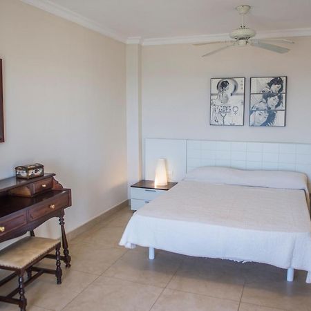 Hamilton Court Aparthotel Santo Tomás Екстериор снимка