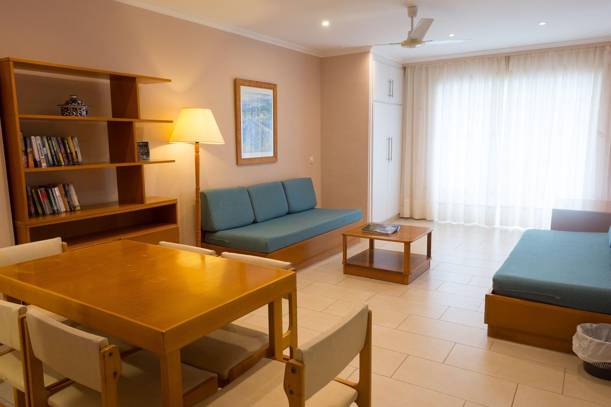 Hamilton Court Aparthotel Santo Tomás Екстериор снимка