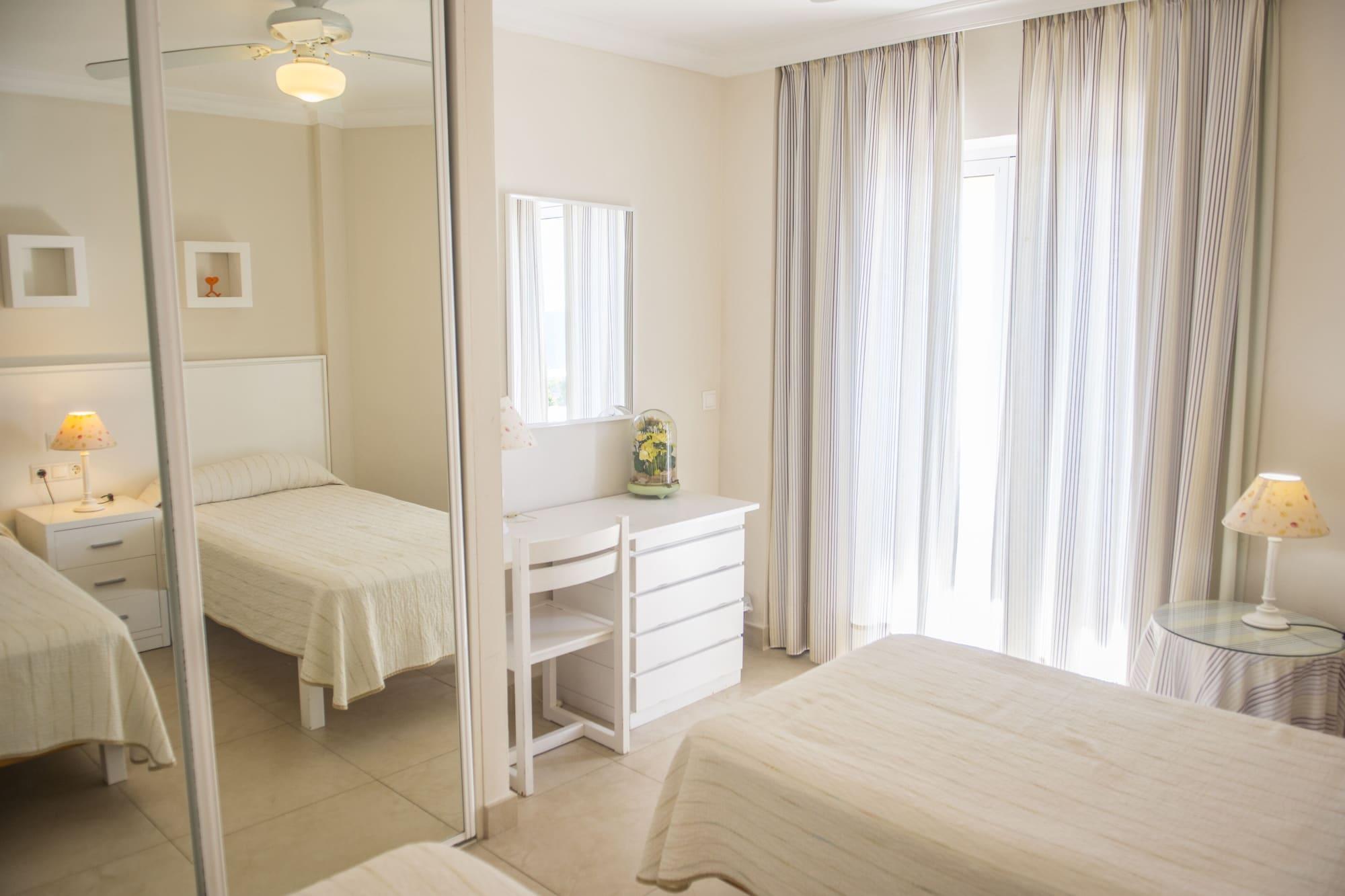 Hamilton Court Aparthotel Santo Tomás Екстериор снимка