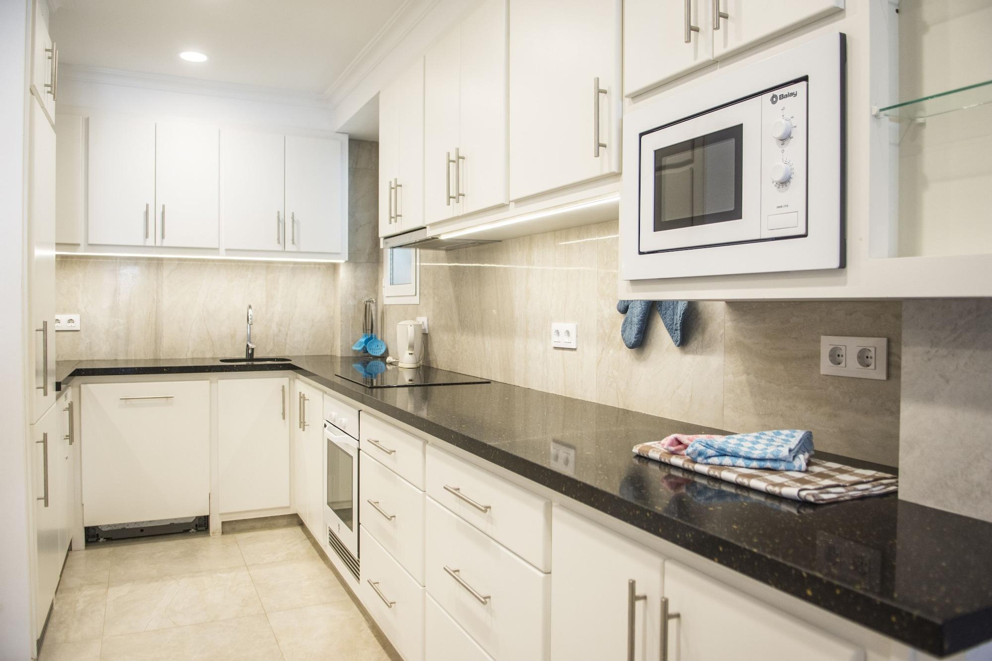 Hamilton Court Aparthotel Santo Tomás Екстериор снимка